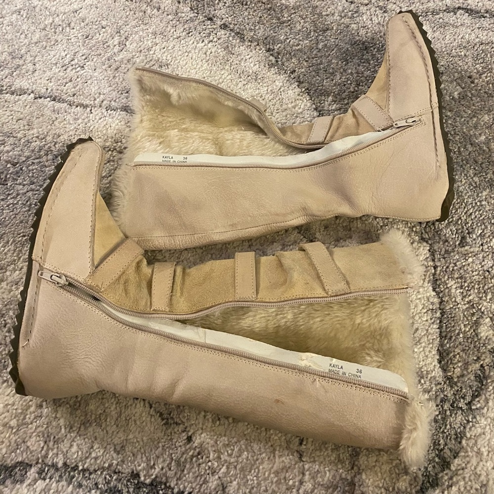 Aldo Faux Fur Vintage Boots, Size 6 Y2K Snow Bunny ❄️ - Picture 4 of 8